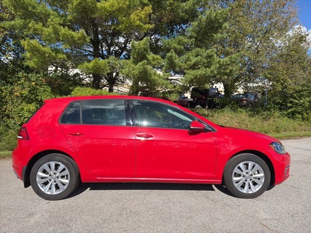 2018 Volkswagen Golf TSI SE photo 4