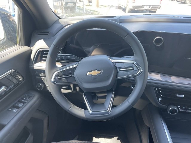 2025 Chevrolet Suburban LS photo 14