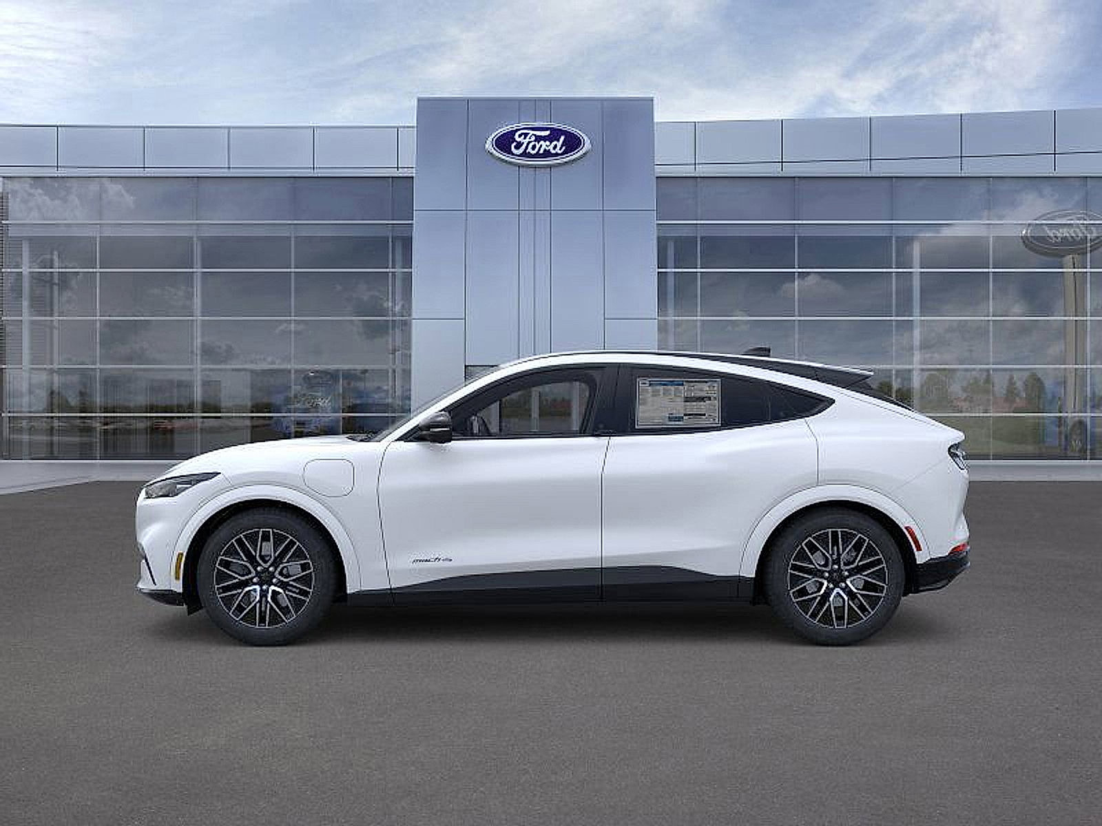 2025 Ford Mustang Mach-E Premium photo 3