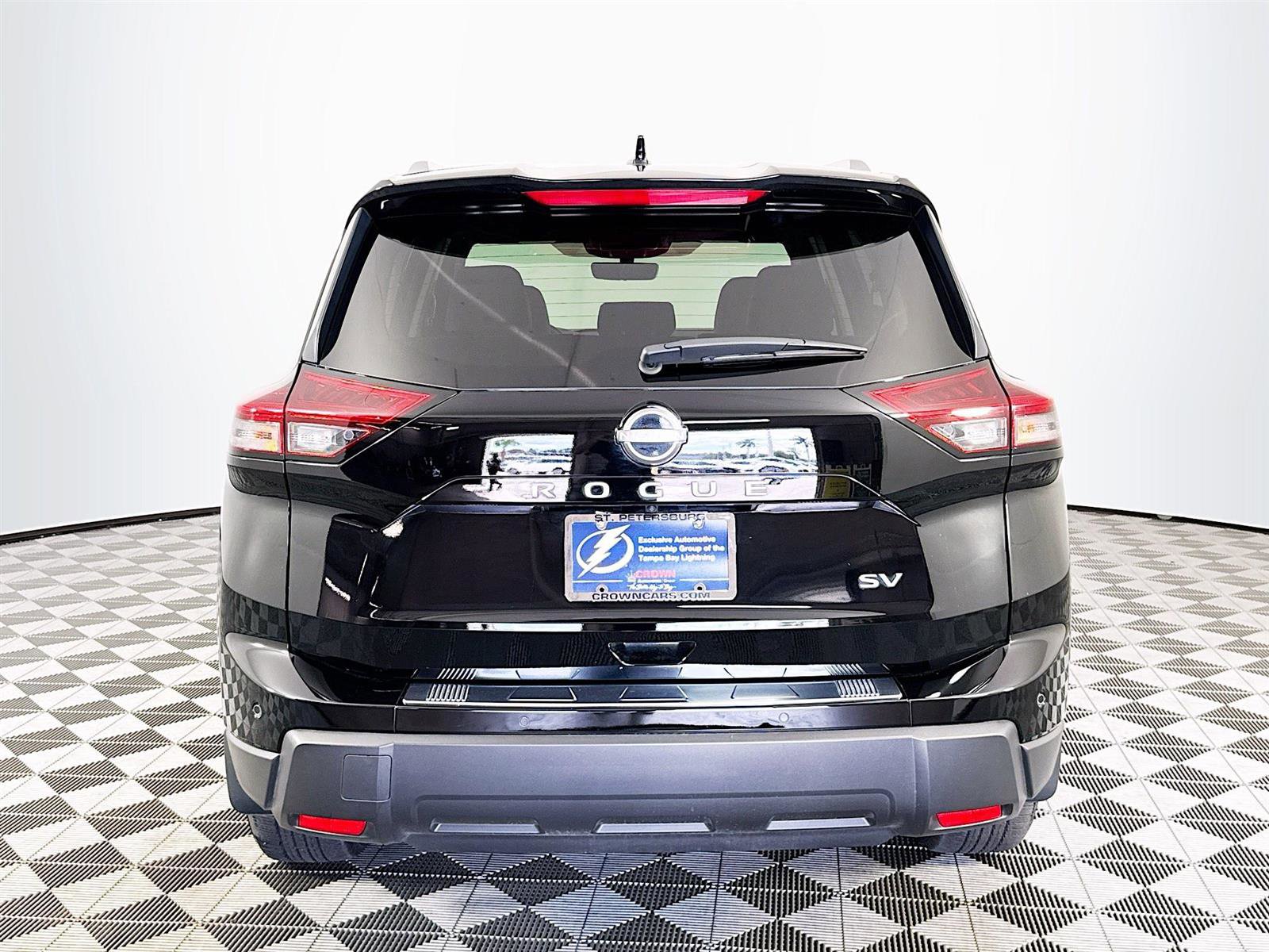 2024 Nissan Rogue SV photo 3