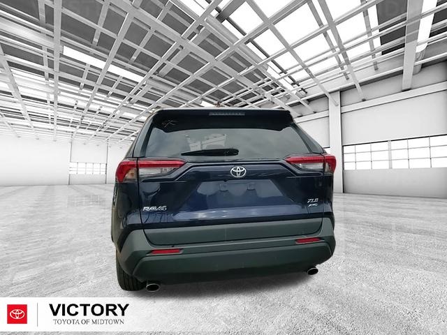 2023 Toyota RAV4 XLE photo 4