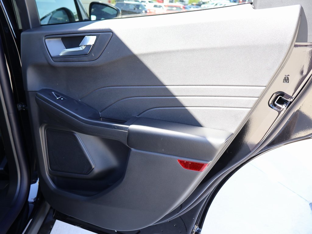 2025 Ford Escape ST-Line Elite photo 11