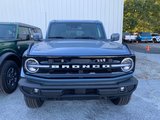 2025 Ford Bronco Outer Banks photo 3