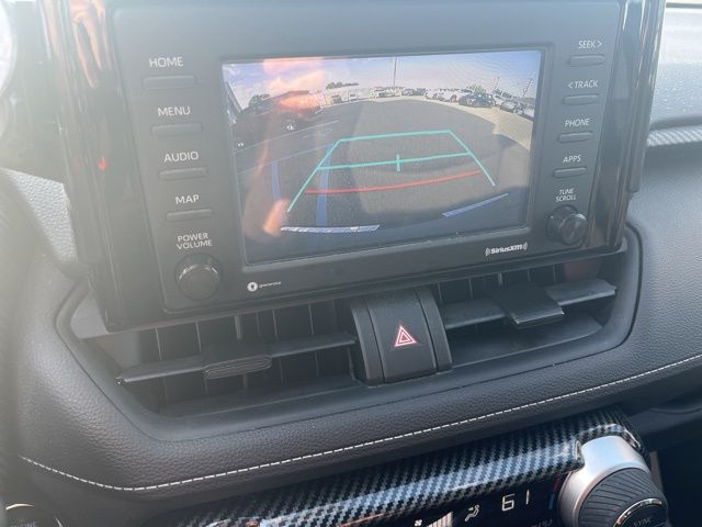 2021 Toyota RAV4 XLE photo 19