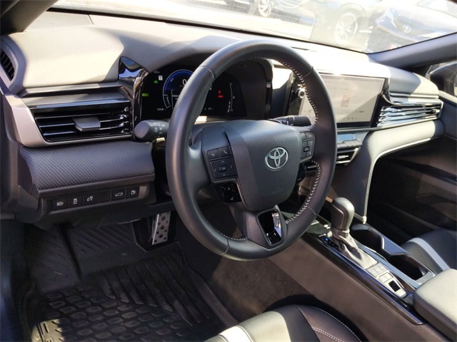 2025 Toyota Camry SE photo 11