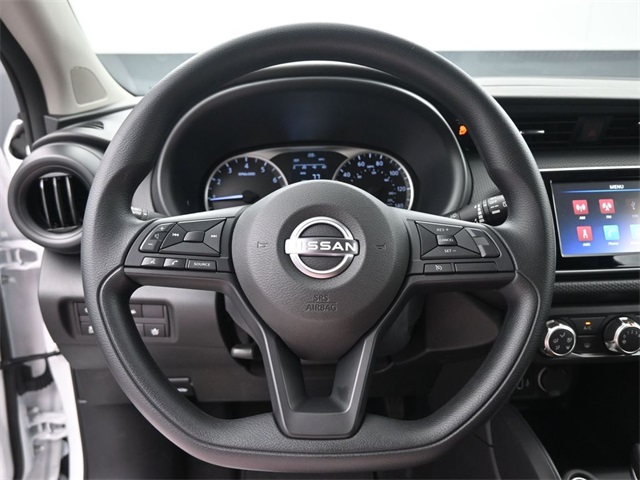 2025 Nissan Kicks Play S photo 7