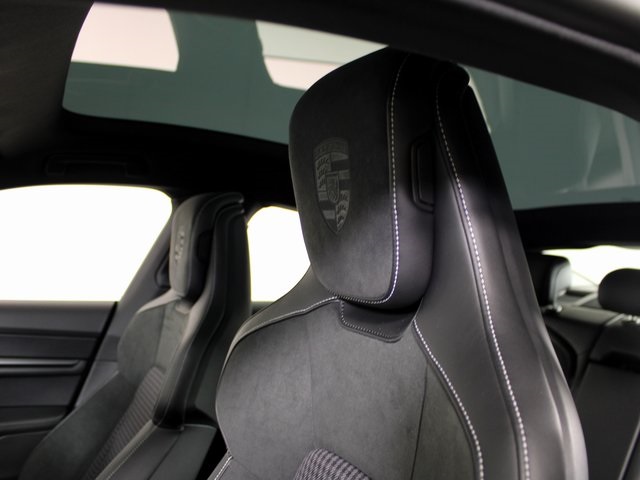 2025 Porsche Taycan 4 photo 20