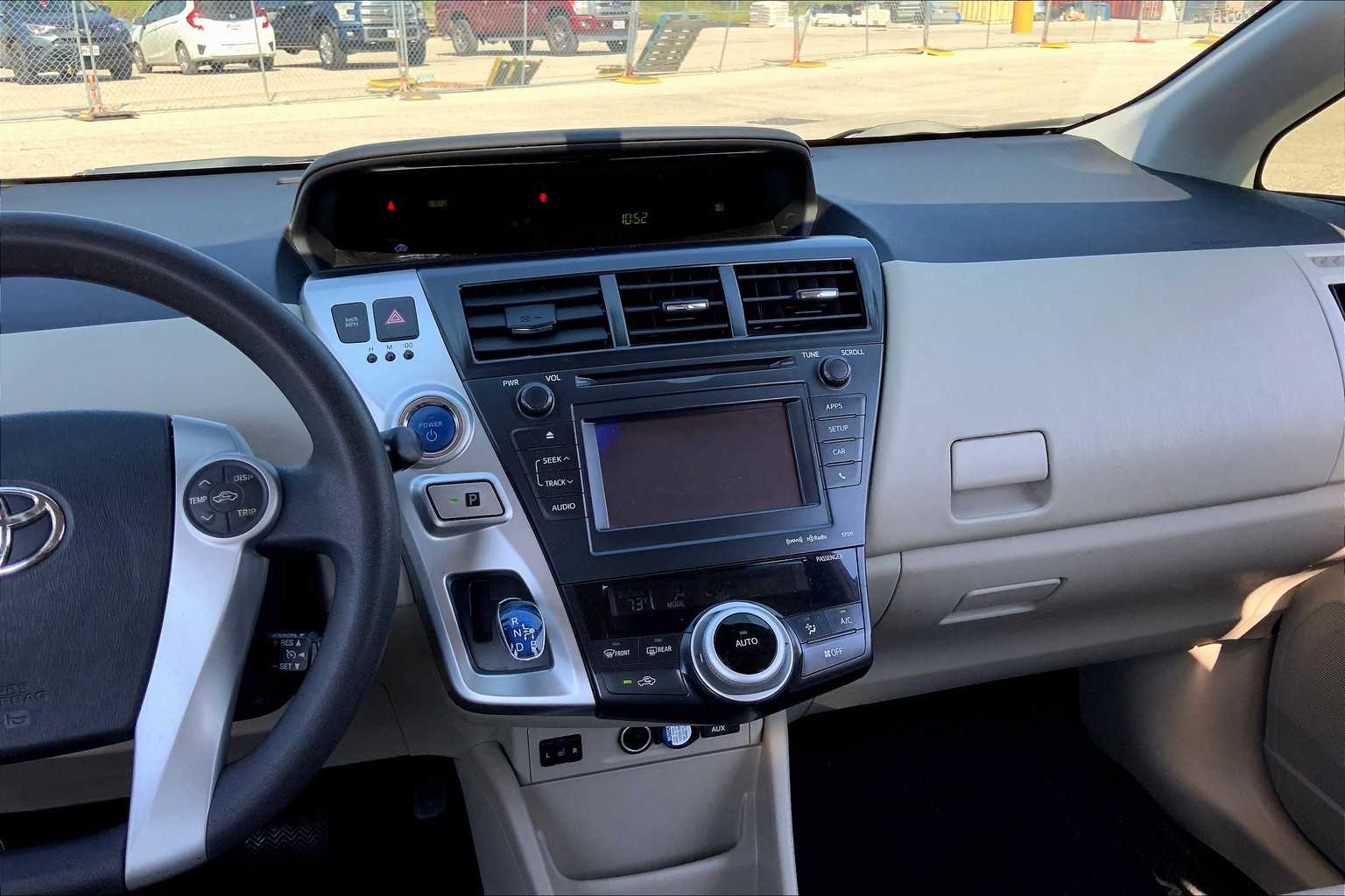 2012 Toyota Prius V Five photo 6