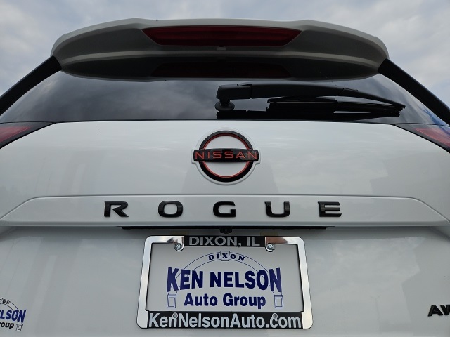 2026 Nissan Rogue SV photo 5