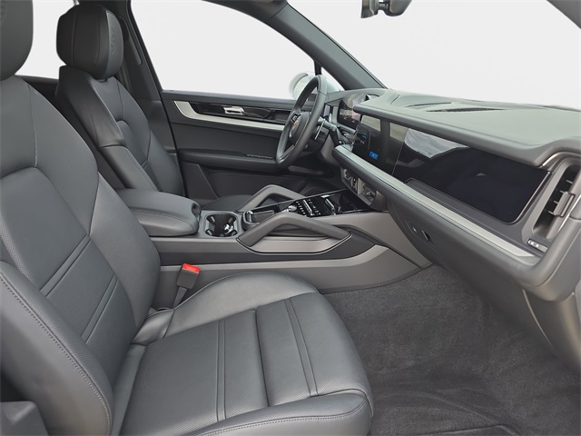 2025 Porsche Cayenne Base photo 9