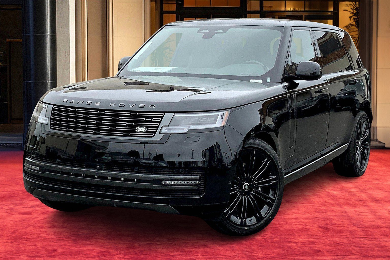 2025 Land Rover Range Rover SE's photo