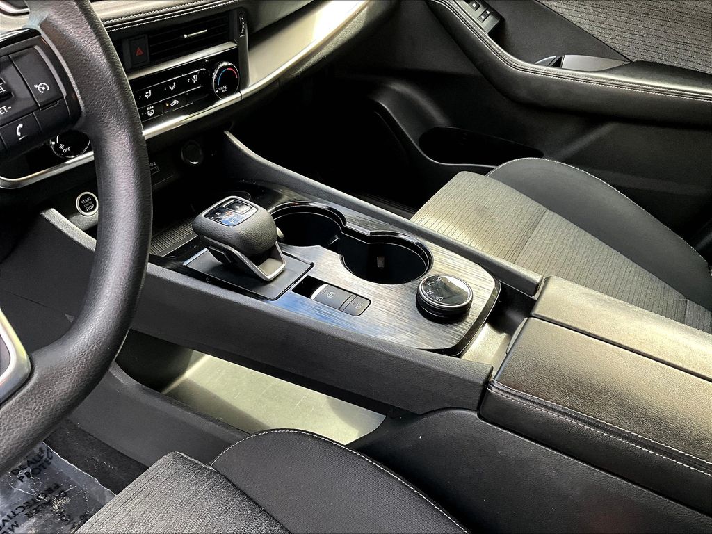 2021 Nissan Rogue S photo 14