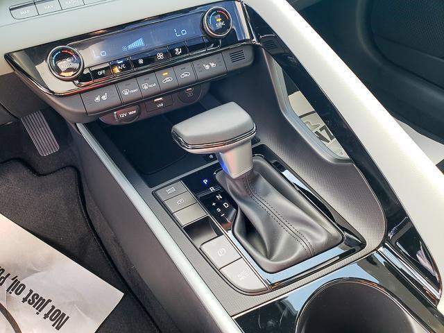 2025 Hyundai Elantra Hybrid Limited photo 12