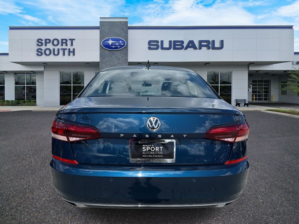 2020 Volkswagen Passat 2.0T SEL photo 4
