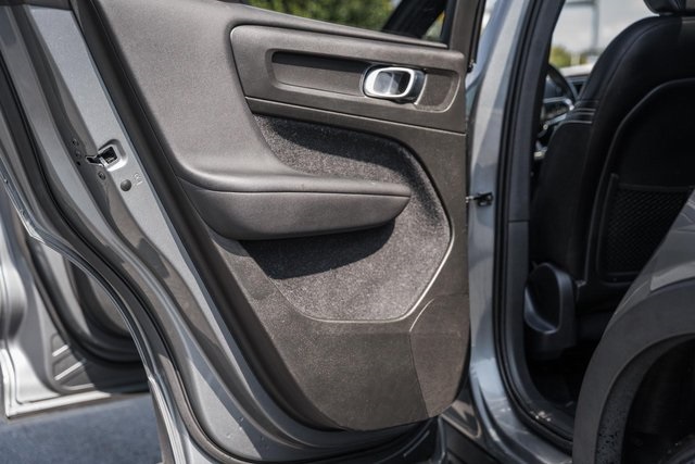 2019 Volvo XC40 R-Design photo 28