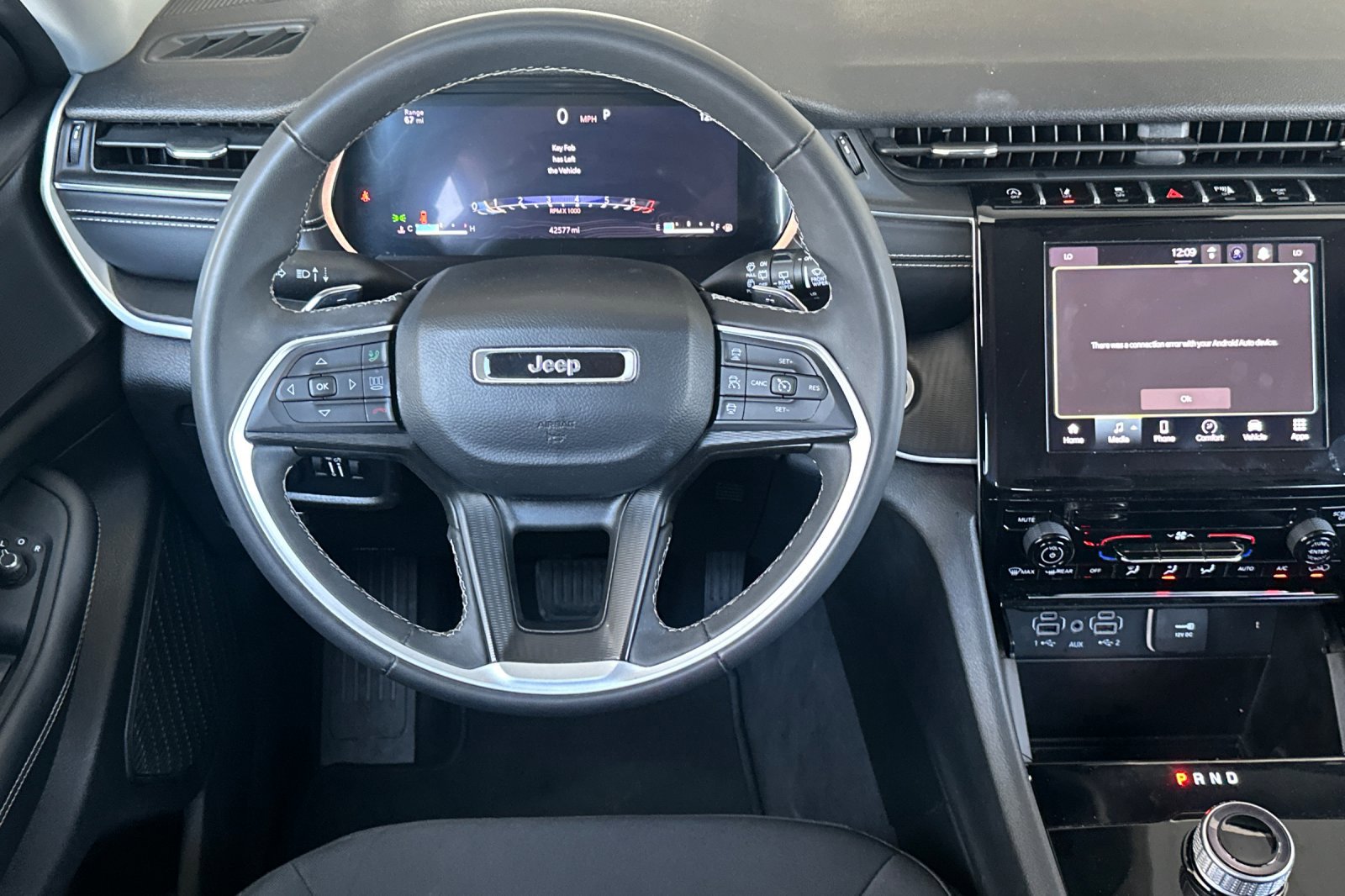 2023 Jeep Grand Cherokee Laredo photo 14