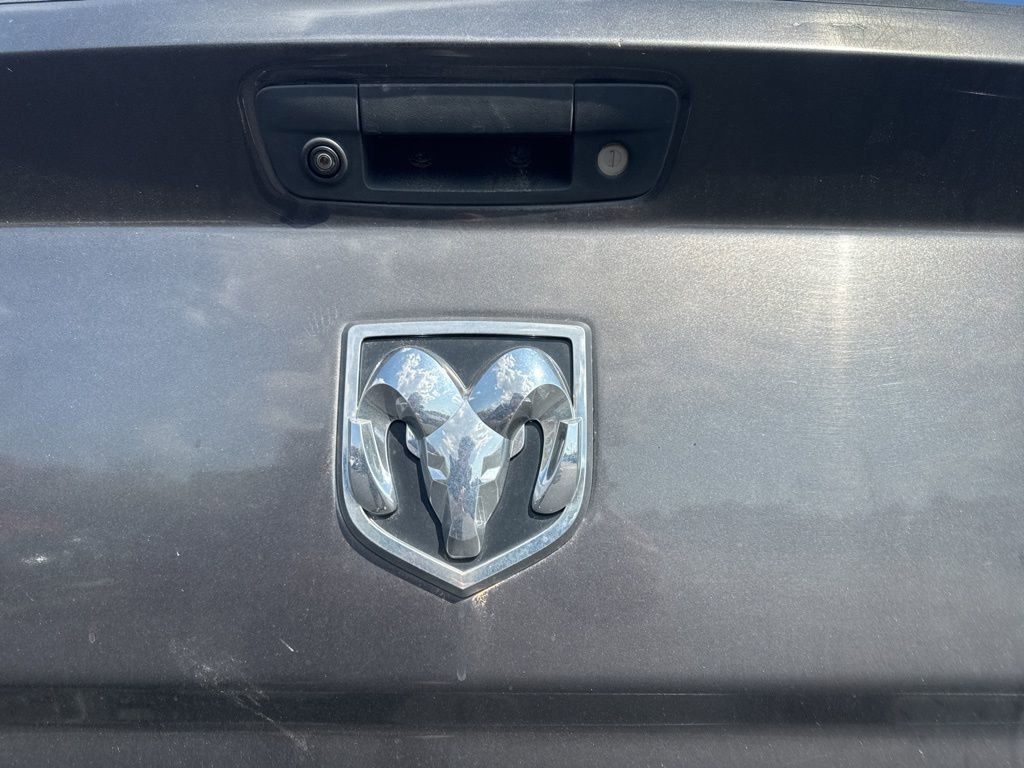 2016 Ram 1500 SLT photo 10