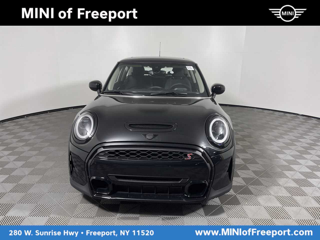 2024 MINI Hardtop 2 Door S's photo
