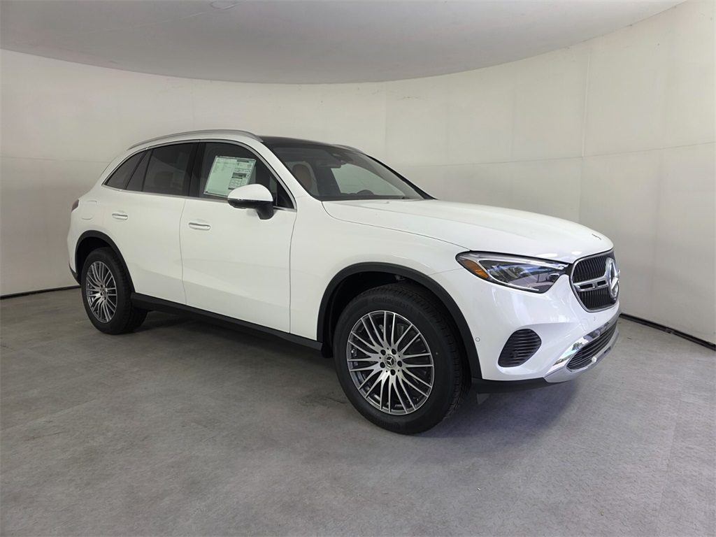 2026 Mercedes-Benz GLC Base's photo