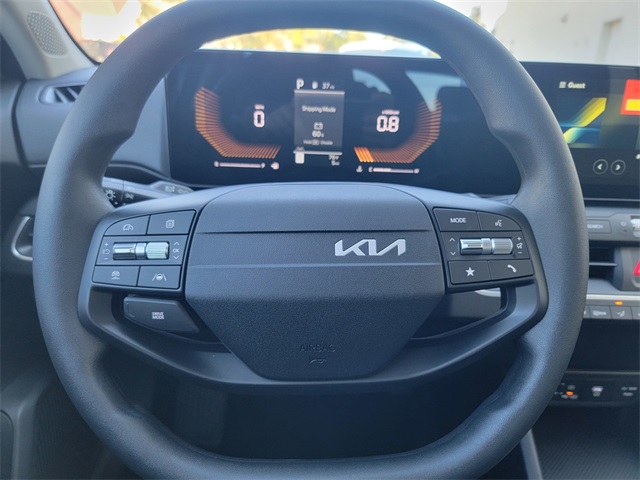 2025 Kia K4 LXS photo 25