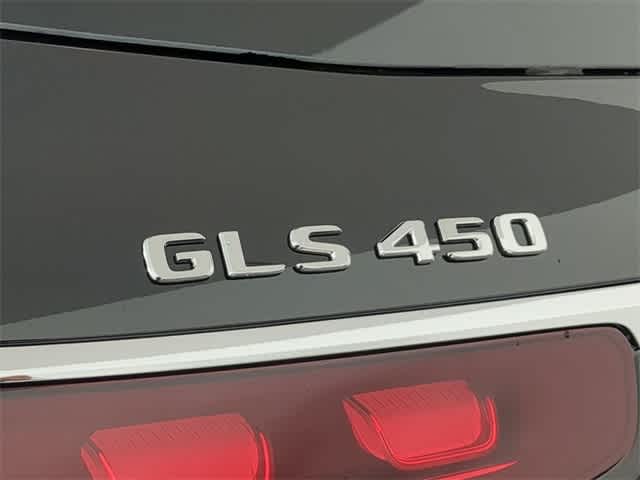 2025 Mercedes Benz GLS 450 photo 12