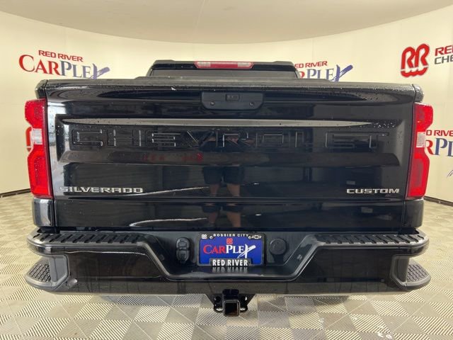 2022 Chevrolet Silverado 1500 Custom photo 3