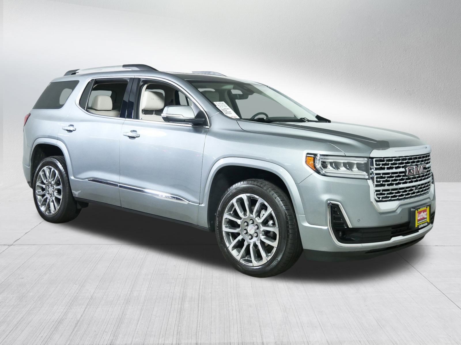 2023 GMC Acadia Denali's photo