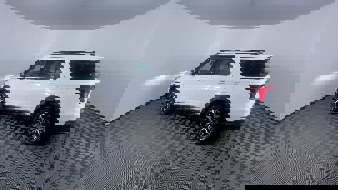 2025 Ford Explorer ST-Line photo 6