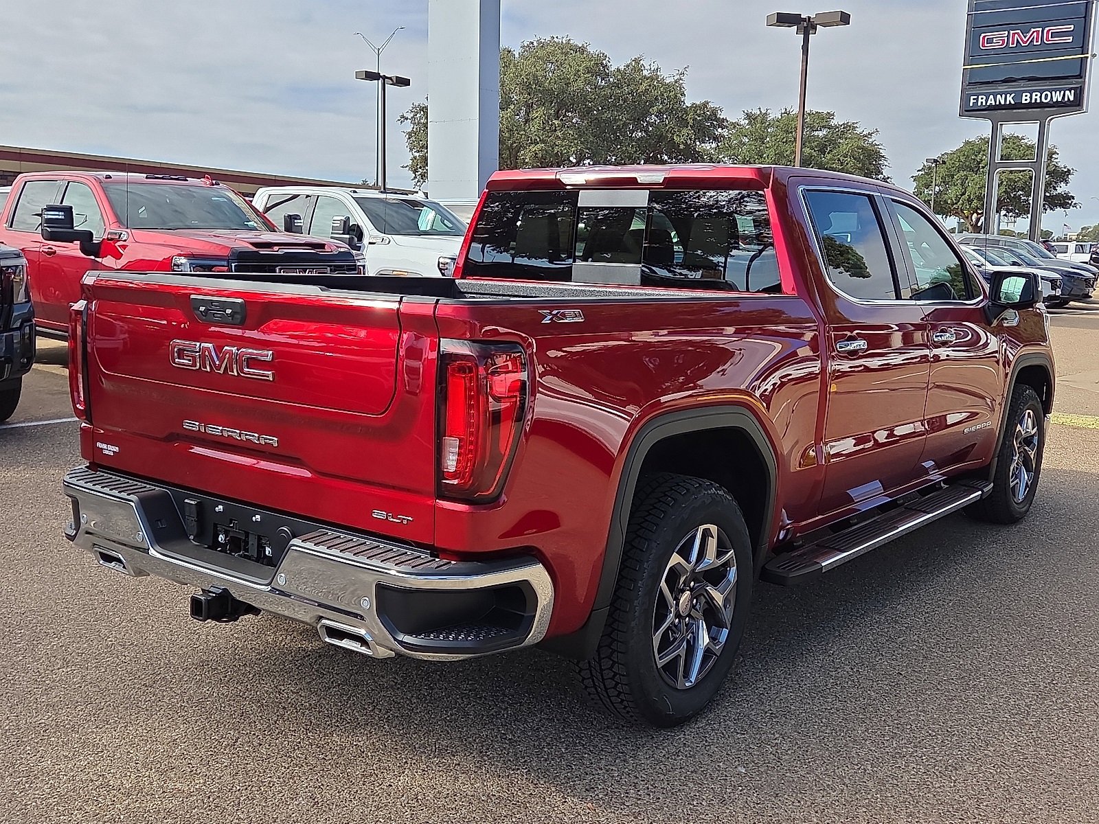 2026 Gmc Sierra 1500 SLT photo 4