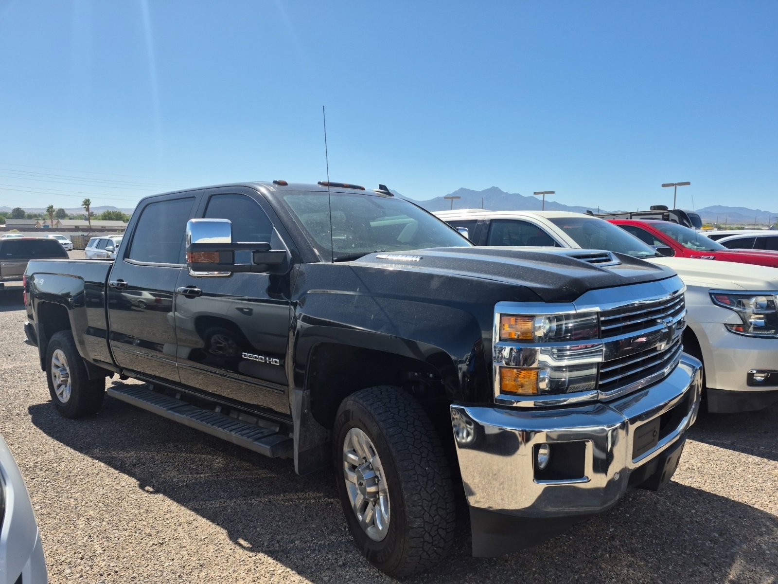 2019 Chevrolet Silverado 2500HD LT photo 2