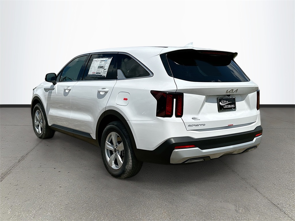 2026 Kia Sorento LX photo 5