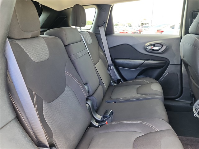 2017 Jeep Cherokee Latitude photo 16