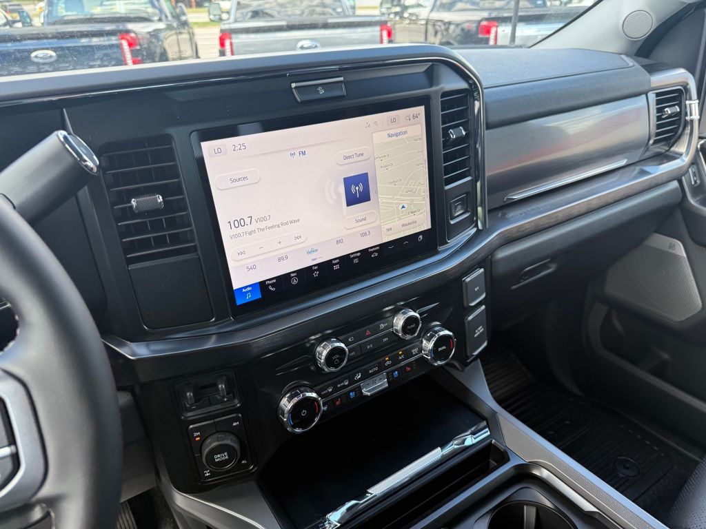 2026 Ford F-350 Lariat photo 16