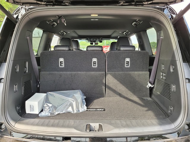 2026 Nissan Armada photo 14