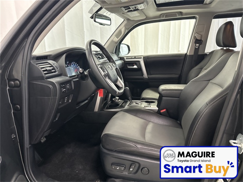 2017 Toyota 4Runner SR5 Premium photo 4