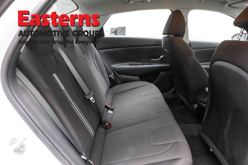 2022 Hyundai Elantra SEL Convenience photo 20