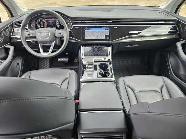 2024 Audi Q7 45 Premium Plus photo 7