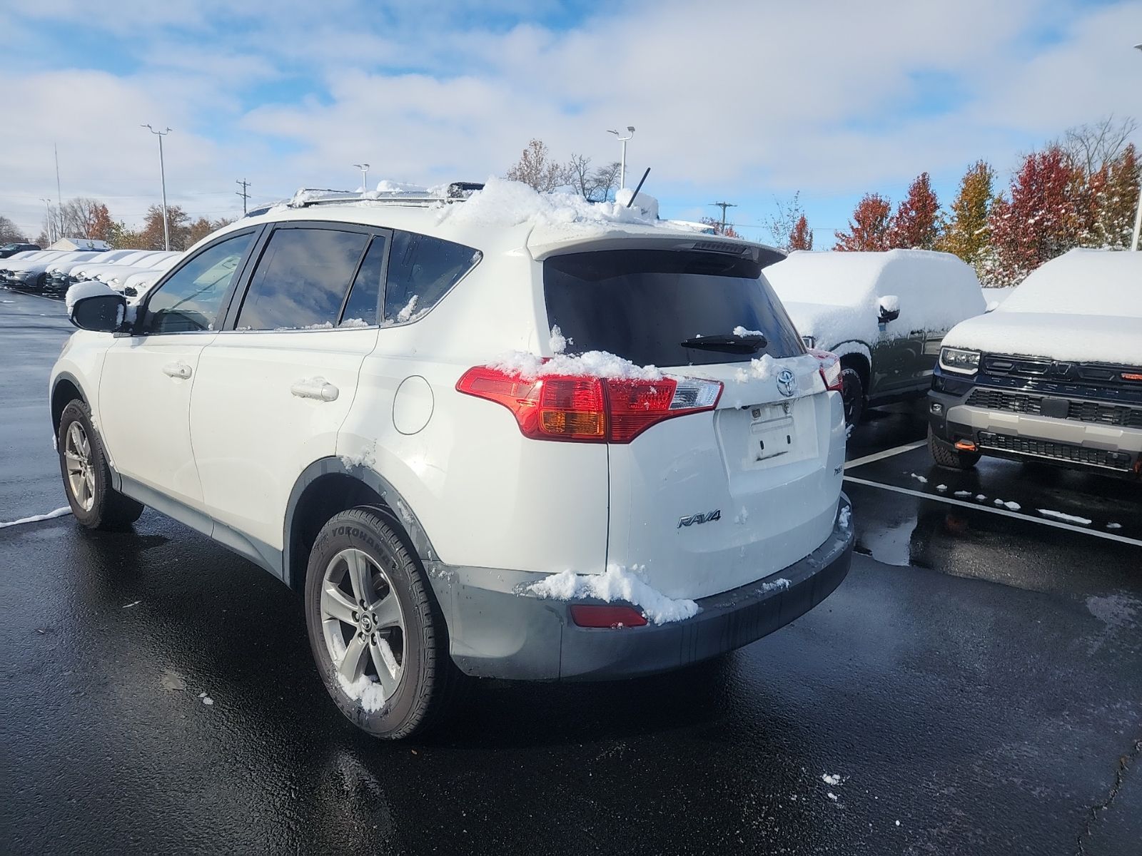2015 Toyota RAV4 XLE photo 3