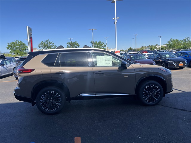 2025 Nissan Rogue Platinum photo 3