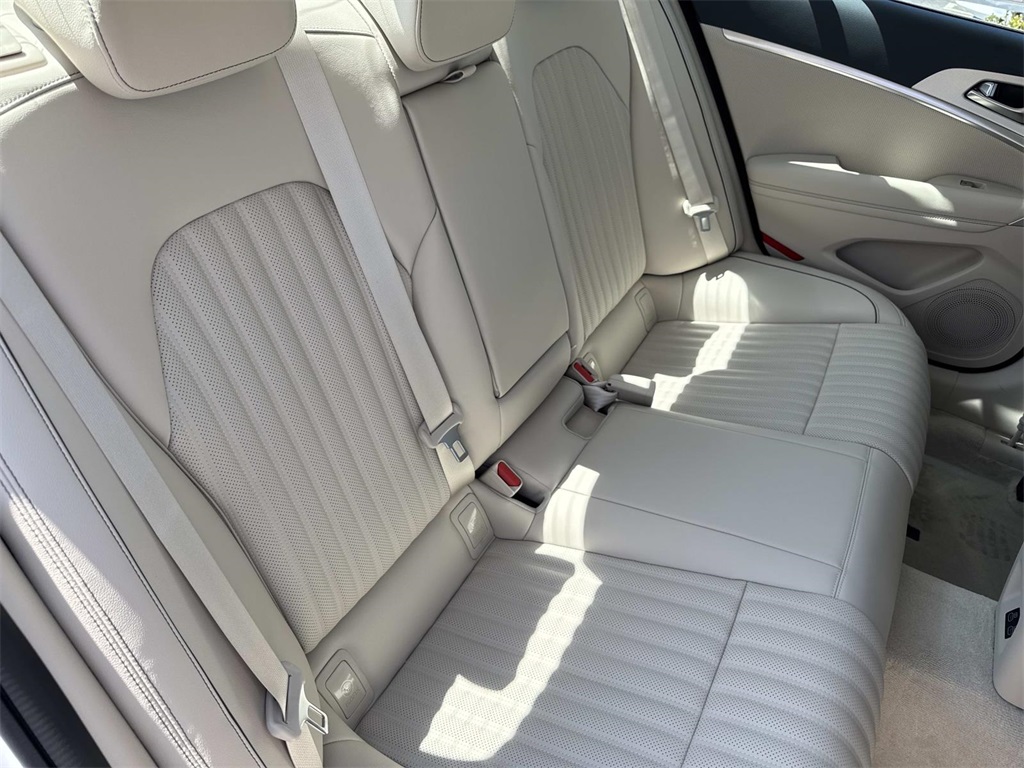 2026 Genesis G70 2.5T Prestige photo 29