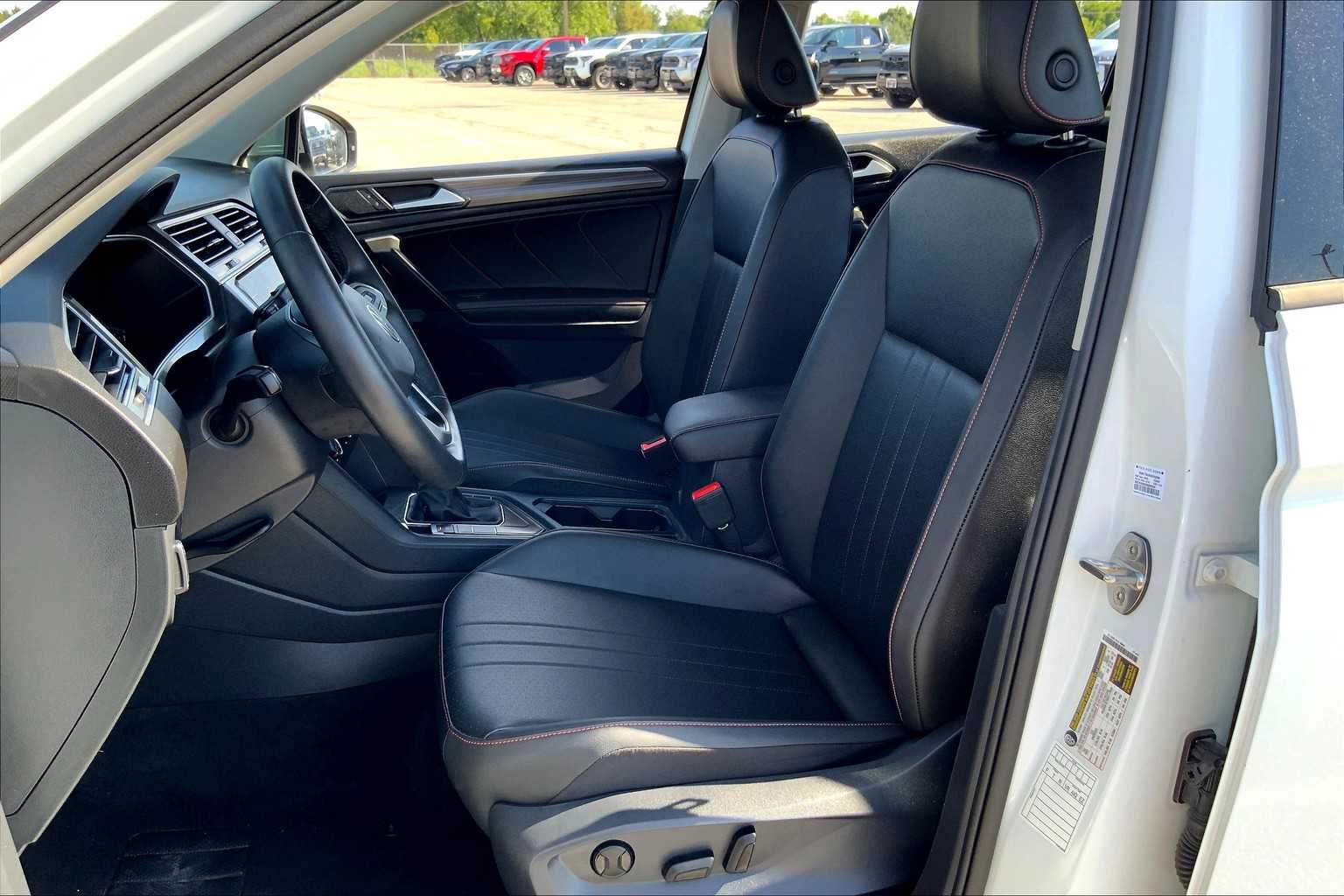 2024 Volkswagen Tiguan Wolfsburg Edition photo 7