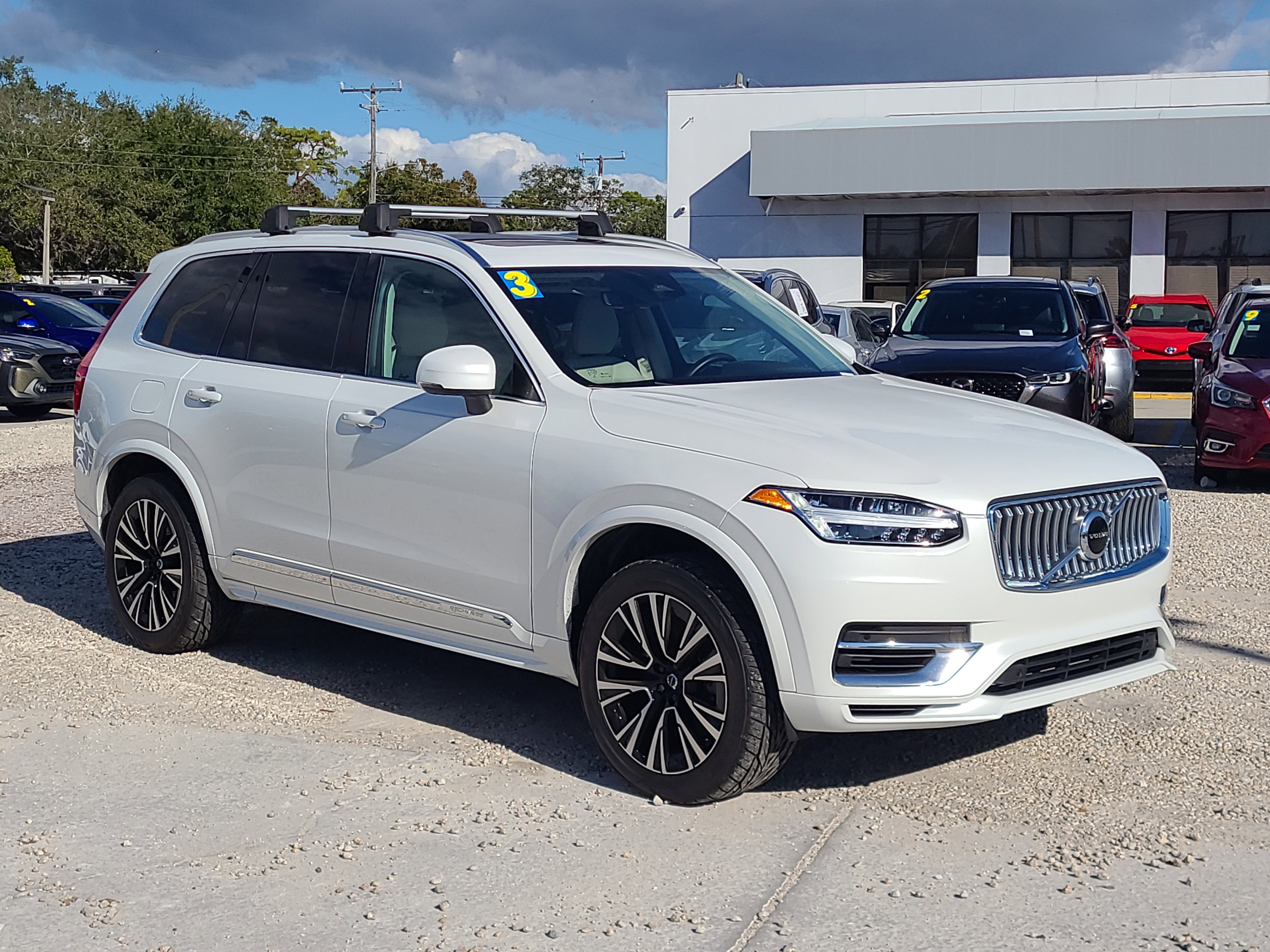 2023 Volvo XC90 Core's photo