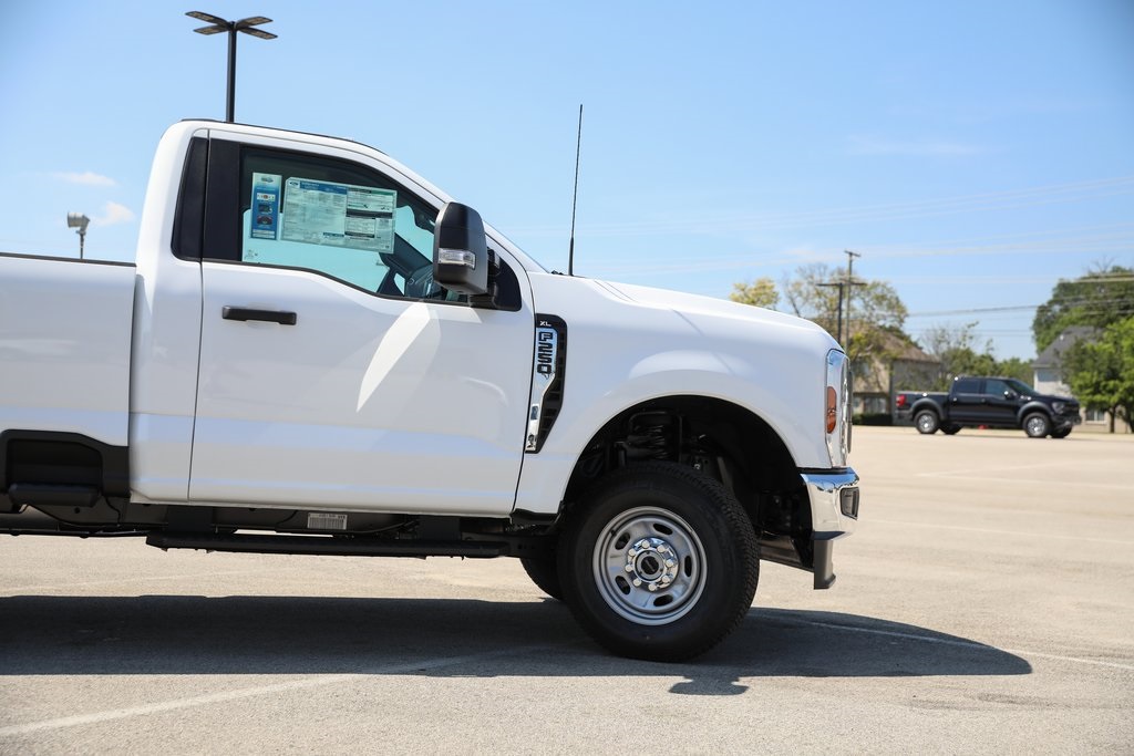 2025 Ford F-250 XL photo 7