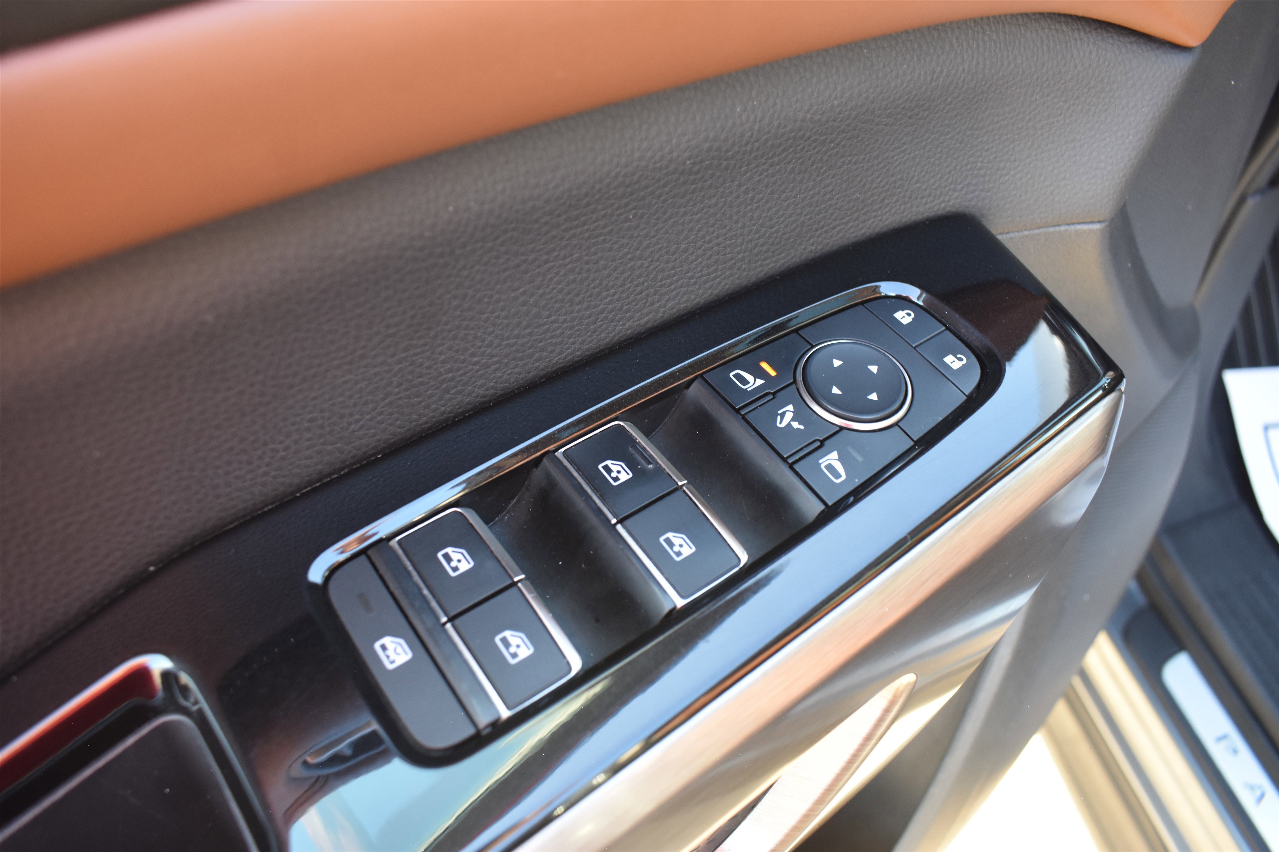 2022 Nissan Pathfinder Platinum photo 7