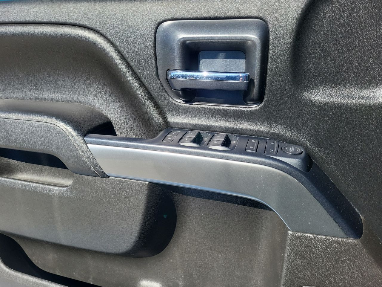 2016 Chevrolet Silverado 1500 LT photo 26