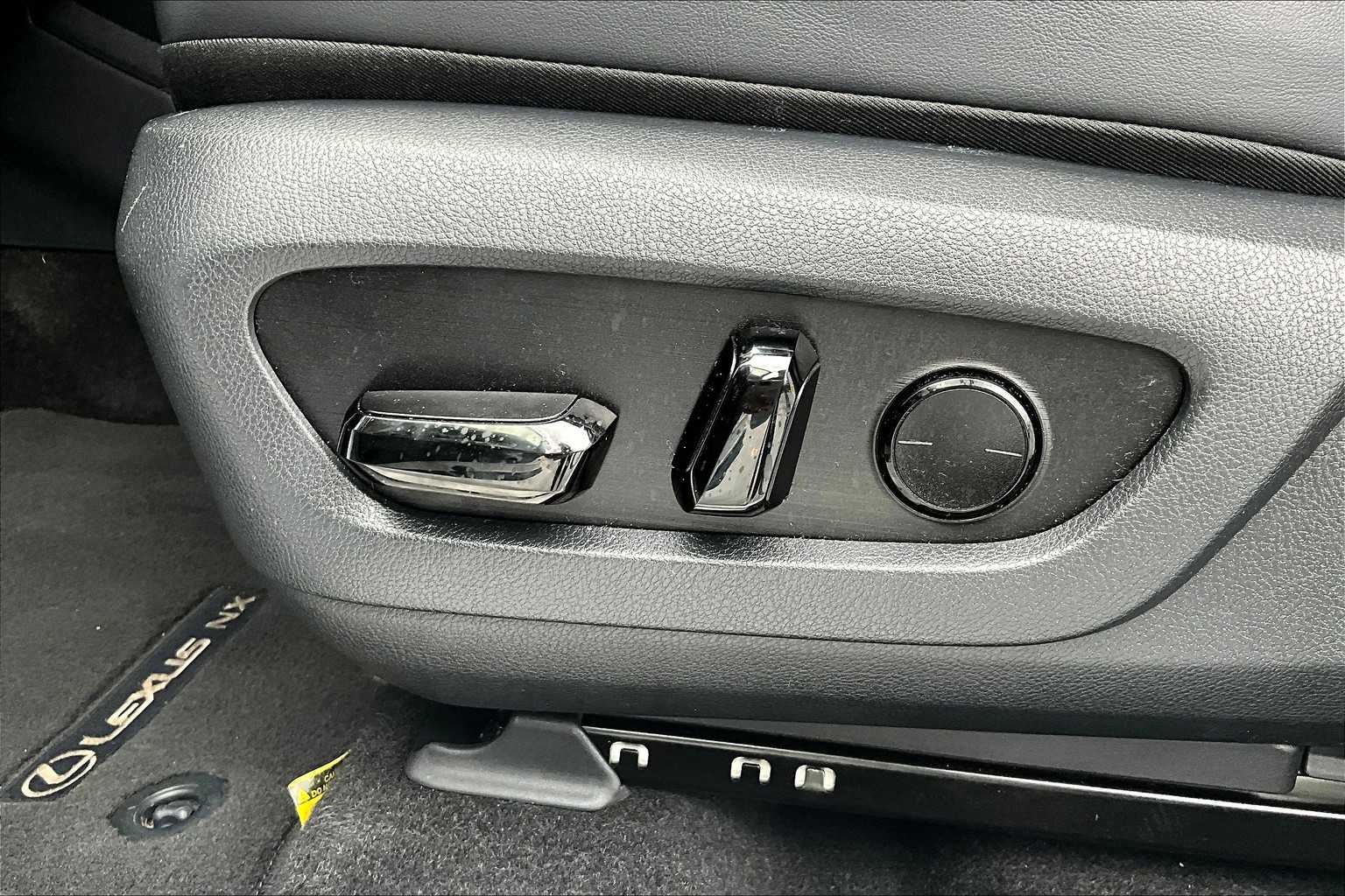 2025 Lexus NX Premium photo 32