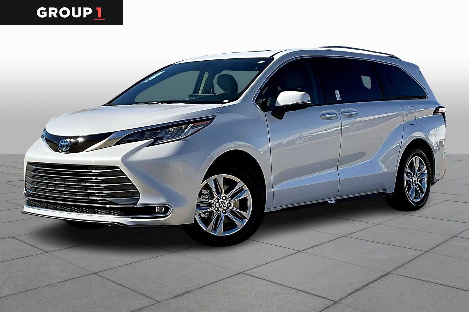 2025 Toyota Sienna Limited's photo