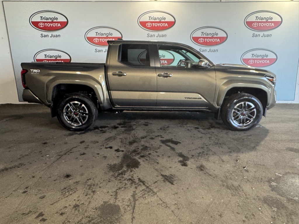 2025 Toyota Tacoma photo 7