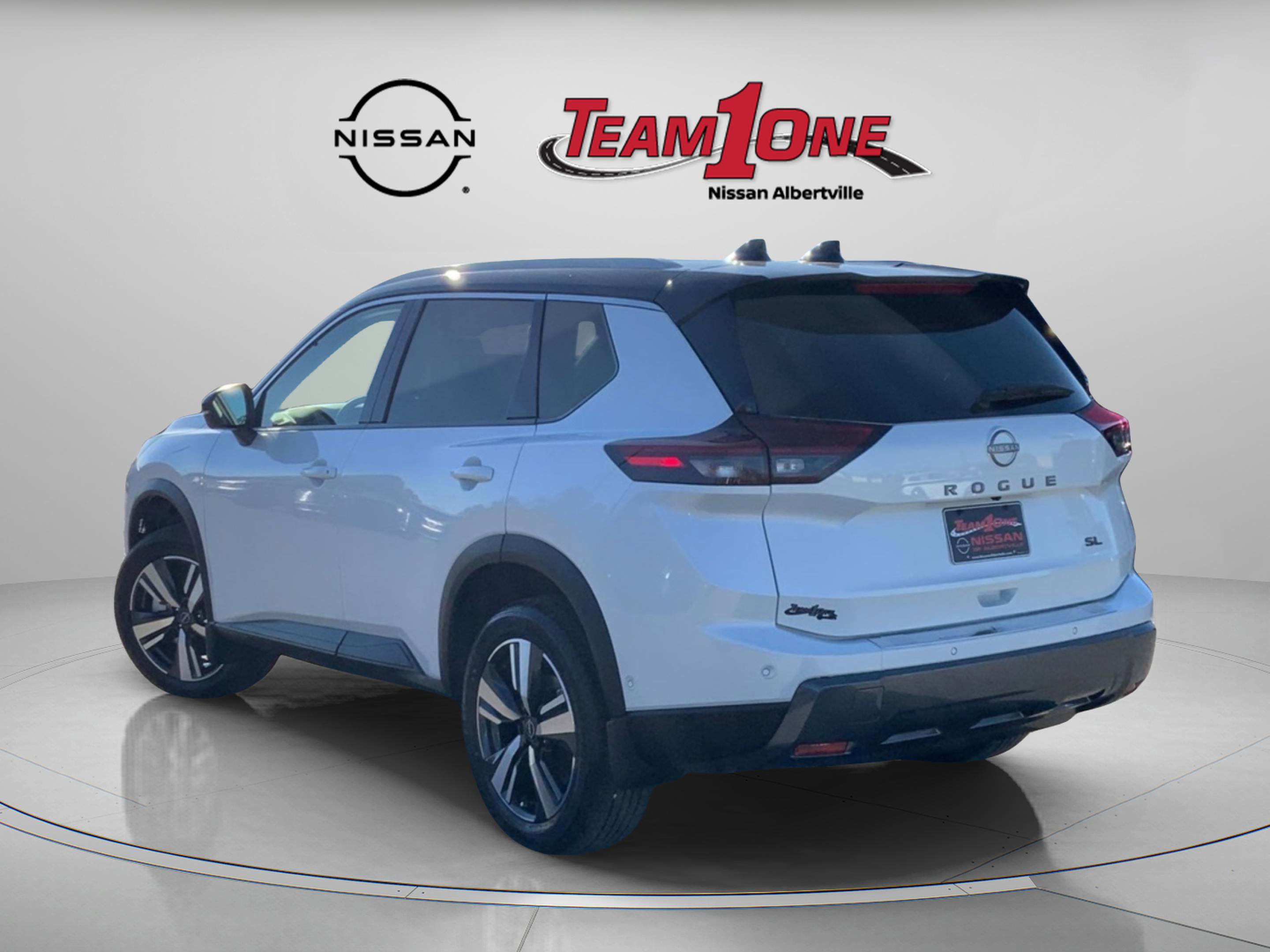 2025 Nissan Rogue SL photo 3