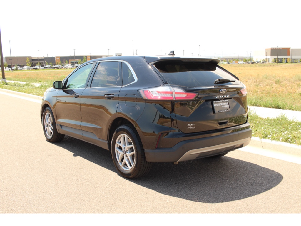 2021 Ford Edge SEL photo 3